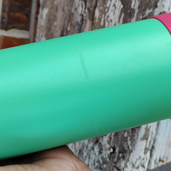 Hydro Flask 24 oz Aque With Pink Silicone Sleeve Pop Up Cap - Picture 3 of 9